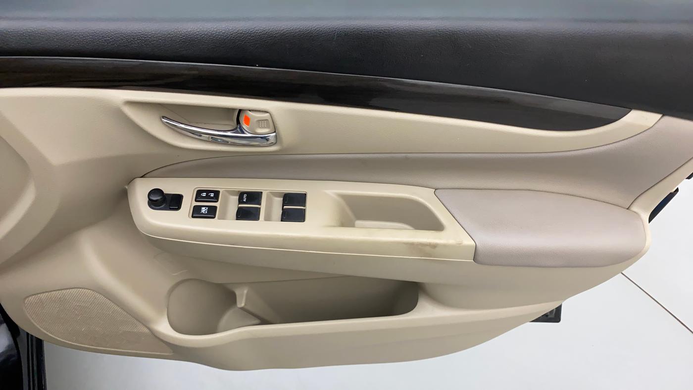 2015 Maruti Ciaz ZXI, Petrol, Manual, 97,889 km, Driver Side Door Panels Control