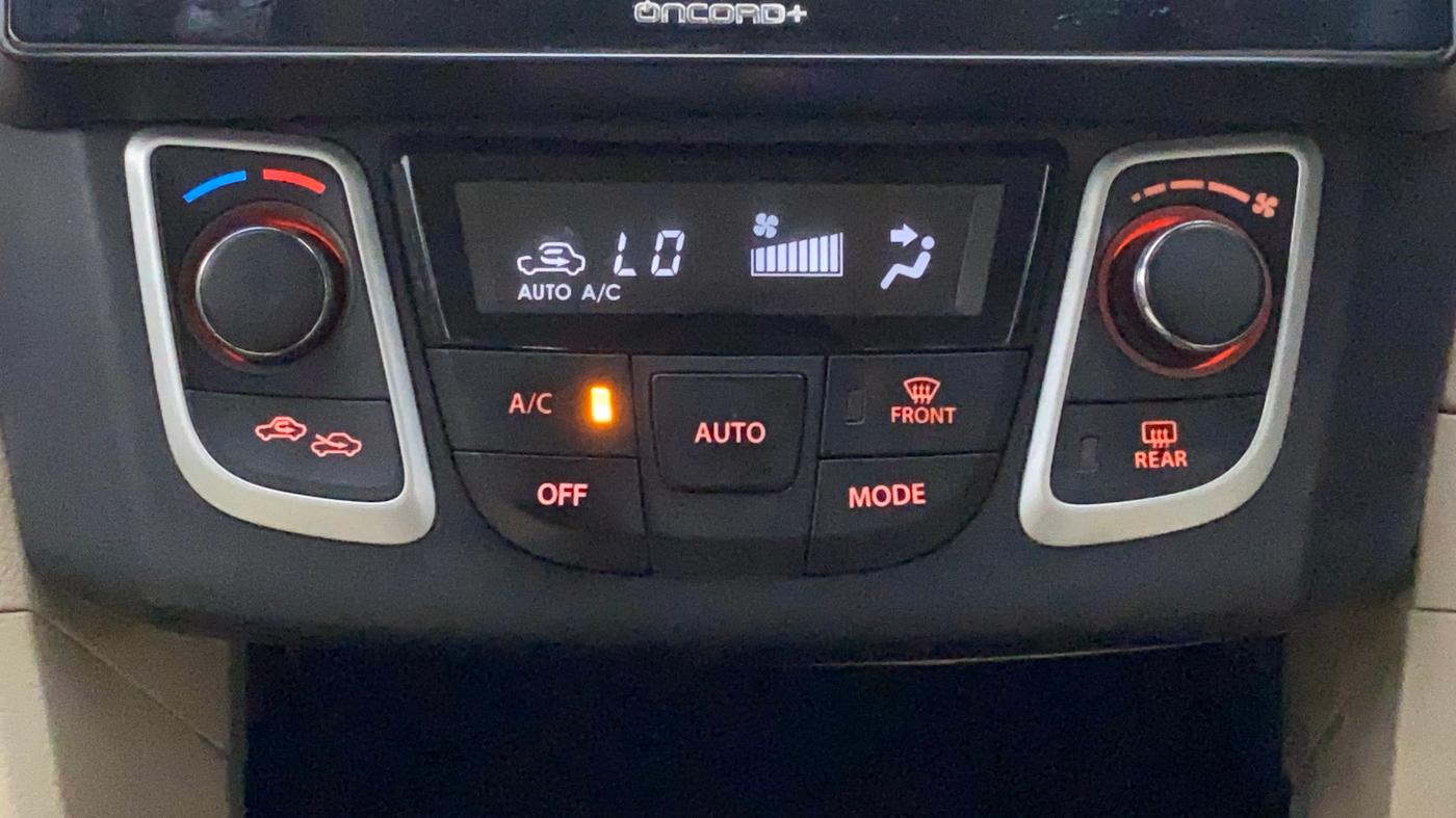 2015 Maruti Ciaz ZXI, Petrol, Manual, 97,889 km, Automatic Climate Control