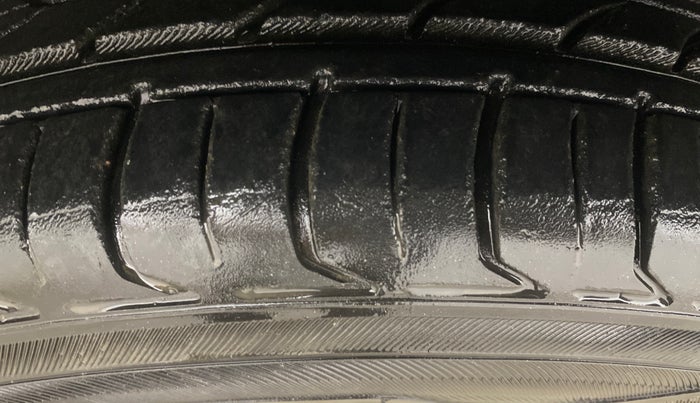 2016 Tata Zest XT 90PS DIESEL, Diesel, Manual, 52,419 km, Left Front Tyre Tread