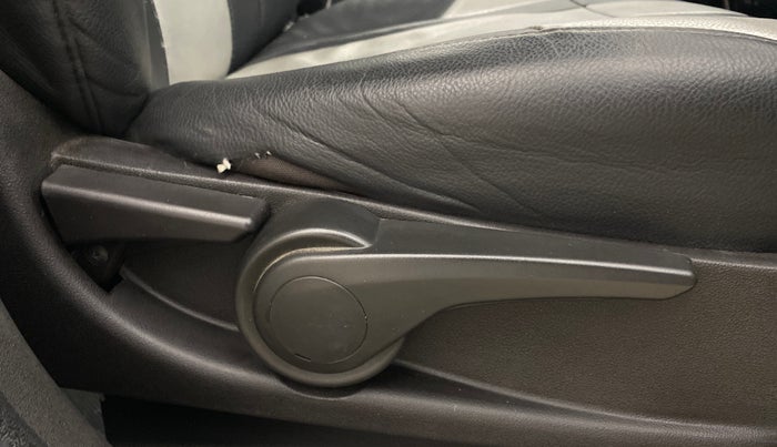 2016 Tata Zest XT 90PS DIESEL, Diesel, Manual, 52,419 km, Driver Side Adjustment Panel