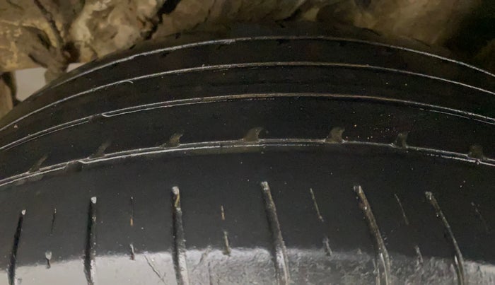 2022 Hyundai VENUE S(O) 1.2, Petrol, Manual, 49,959 km, Left Rear Tyre Tread