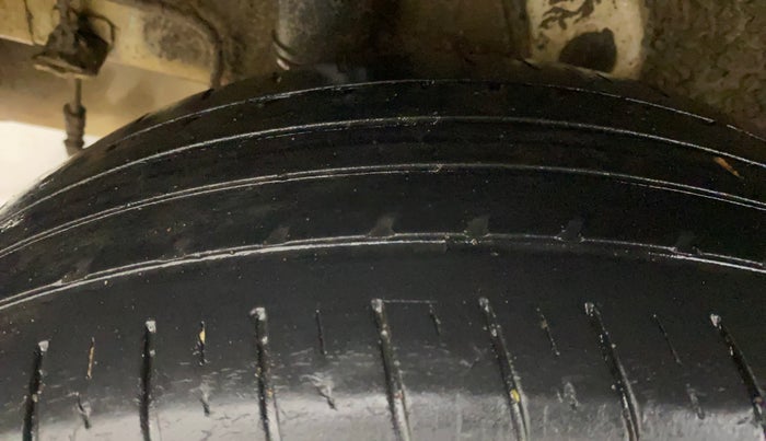 2022 Hyundai VENUE S(O) 1.2, Petrol, Manual, 49,959 km, Right Rear Tyre Tread