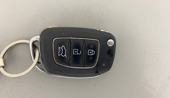 2022 Hyundai VENUE S(O) 1.2, Petrol, Manual, 49,959 km, Key Close Up