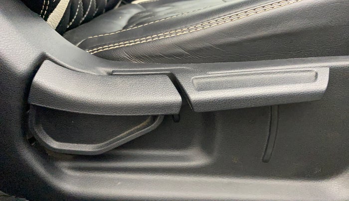 2022 Hyundai VENUE S(O) 1.2, Petrol, Manual, 49,959 km, Driver Side Adjustment Panel