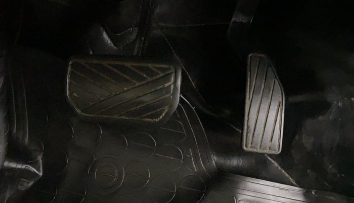 2015 Maruti Celerio VXI AMT, Petrol, Automatic, 68,724 km, Pedals