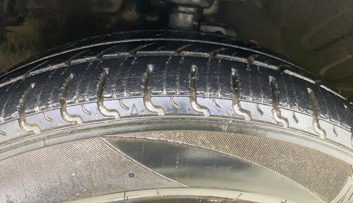 2015 Maruti Celerio VXI AMT, Petrol, Automatic, 68,724 km, Left Front Tyre Tread