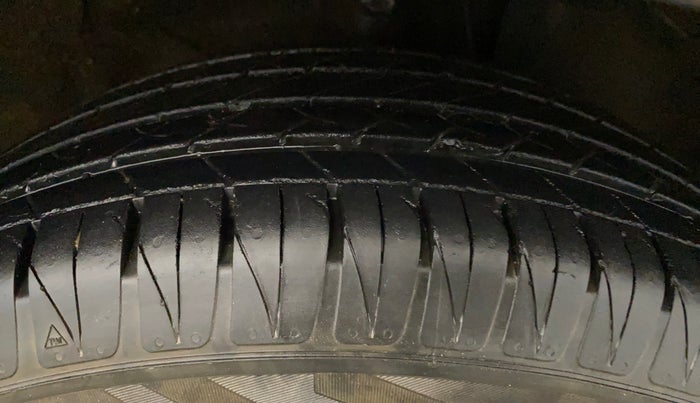 2021 KIA SONET HTX 1.0 IMT, Petrol, Manual, 24,816 km, Right Front Tyre Tread