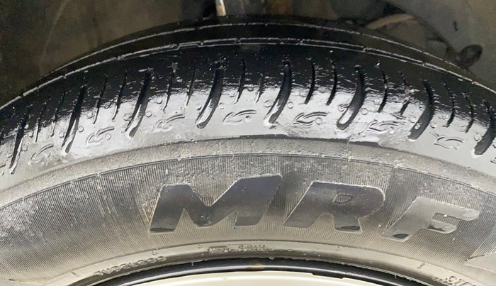 2021 Maruti Baleno DELTA PETROL 1.2, Petrol, Manual, 29,730 km, Right Front Tyre Tread