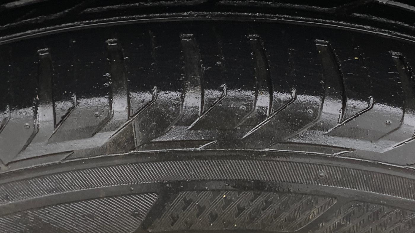 2013 Renault Duster 85 PS RXL DIESEL, Diesel, Manual, 1,01,210 km, Left Front Tyre Tread