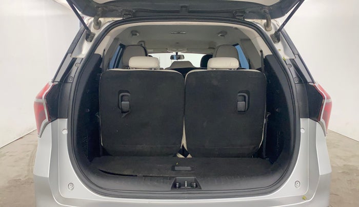 2022 Mahindra XUV700 AX 3 D MT 7 STR, Diesel, Manual, 1,31,555 km, Boot Inside