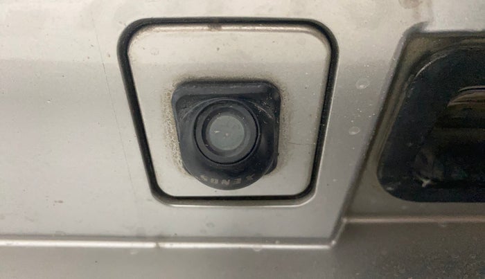 2022 Mahindra XUV700 AX 3 D MT 7 STR, Diesel, Manual, 1,31,555 km, Parking Camera