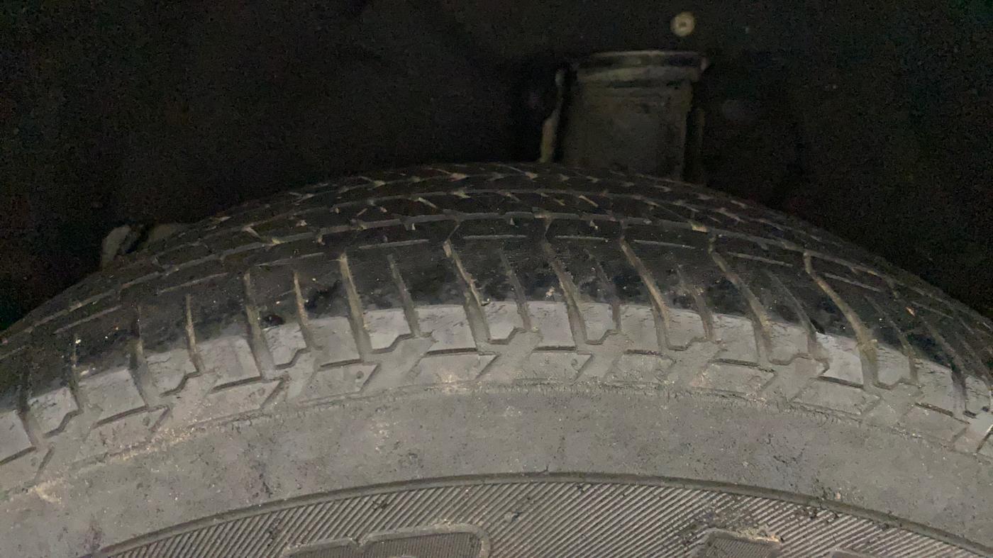 2022 Mahindra XUV700 AX 3 D MT 7 STR, Diesel, Manual, 1,31,555 km, Left Rear Tyre Tread