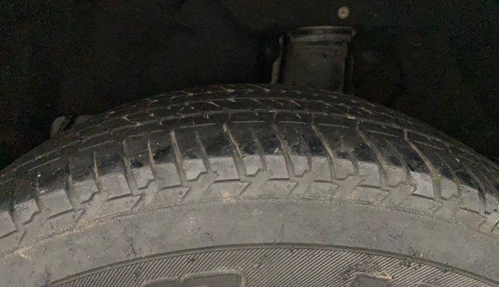 2022 Mahindra XUV700 AX 3 D MT 7 STR, Diesel, Manual, 1,31,555 km, Left Rear Tyre Tread