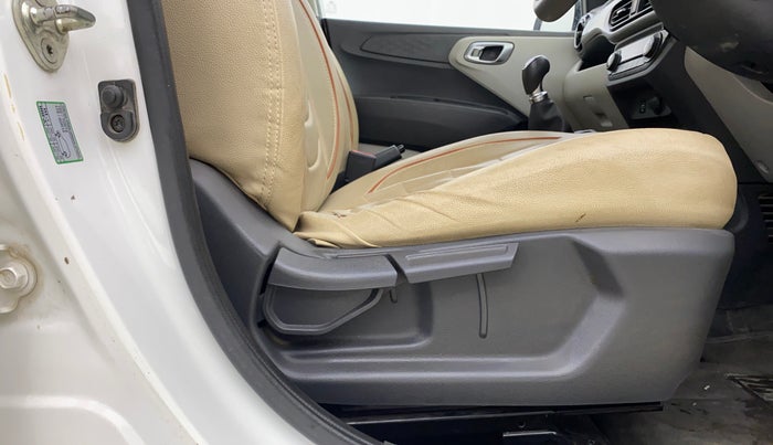 2022 Hyundai GRAND I10 NIOS SPORTZ 1.2 KAPPA VTVT CNG, CNG, Manual, 49,692 km, Driver Side Adjustment Panel