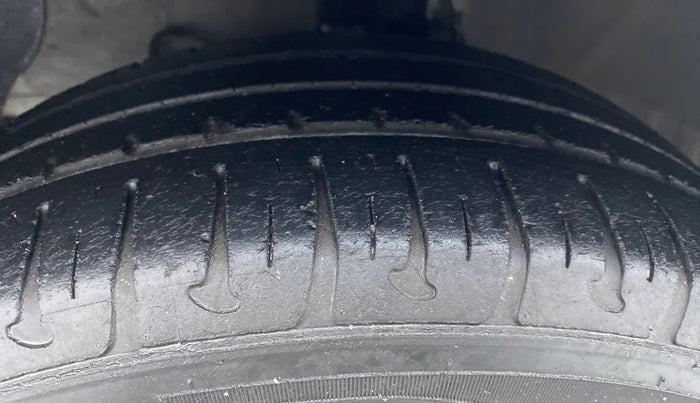 2018 Hyundai Grand i10 SPORTZ O 1.2, Petrol, Manual, 46,431 km, Left Front Tyre Tread