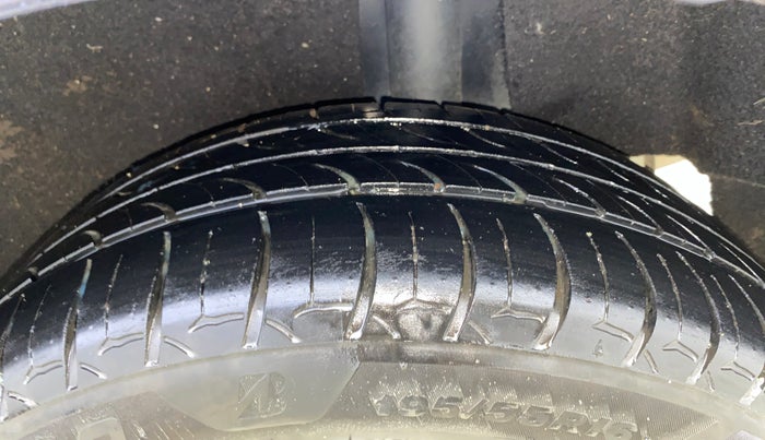 2019 Toyota Glanza G ISG, Petrol, Manual, 1,19,623 km, Left Rear Tyre Tread