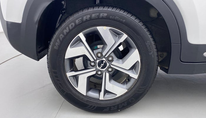 2021 KIA SONET HTX 1.0 IMT, Petrol, Manual, 13,373 km, Right Rear Wheel