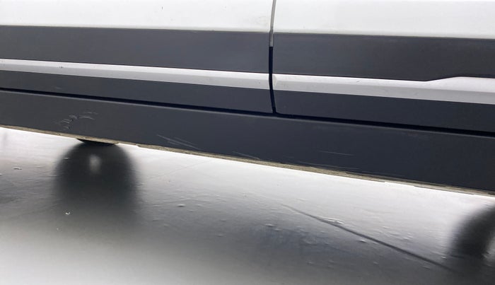 2021 KIA SONET HTX 1.0 IMT, Petrol, Manual, 13,373 km, Left running board - Minor scratches