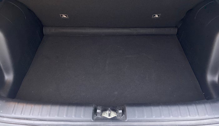 2021 KIA SONET HTX 1.0 IMT, Petrol, Manual, 13,373 km, Boot Inside