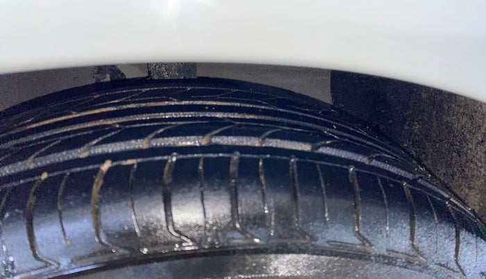 2014 Hyundai Grand i10 SPORTZ 1.2 KAPPA VTVT, Petrol, Manual, 52,075 km, Right Front Tyre Tread