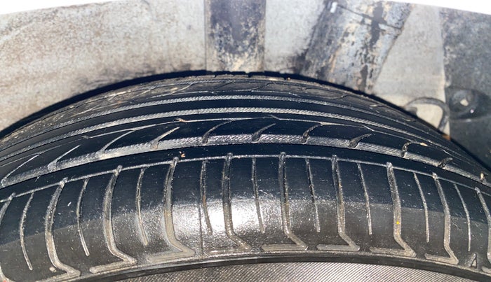 2014 Hyundai Grand i10 SPORTZ 1.2 KAPPA VTVT, Petrol, Manual, 52,075 km, Left Rear Tyre Tread