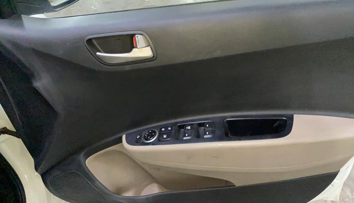 2014 Hyundai Grand i10 SPORTZ 1.2 KAPPA VTVT, Petrol, Manual, 52,075 km, Driver Side Door Panels Control