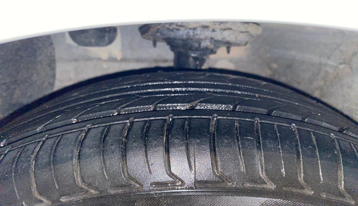 2014 Hyundai Grand i10 SPORTZ 1.2 KAPPA VTVT, Petrol, Manual, 52,075 km, Left Front Tyre Tread