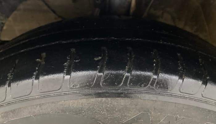 2019 Maruti Swift VXI, Petrol, Manual, 1,15,082 km, Left Front Tyre Tread