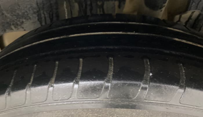 2019 Maruti Swift VXI, Petrol, Manual, 1,15,082 km, Left Rear Tyre Tread