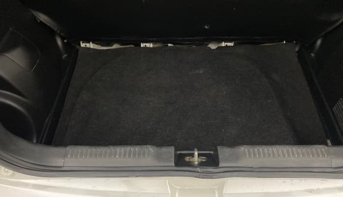 2019 Maruti Swift VXI, Petrol, Manual, 1,15,082 km, Boot Inside