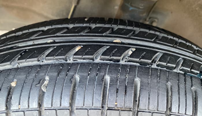 2017 Maruti Wagon R 1.0 VXI + (O) AMT, Petrol, Automatic, 76,405 km, Left Front Tyre Tread