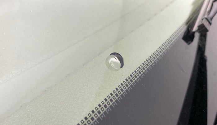 2018 Mahindra TUV300 T10, Diesel, Manual, 94,093 km, Front windshield - Minor spot on windshield
