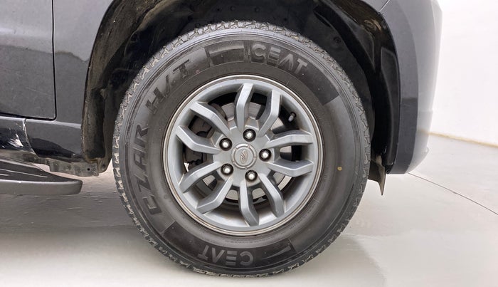 2018 Mahindra TUV300 T10, Diesel, Manual, 94,093 km, Right Front Wheel