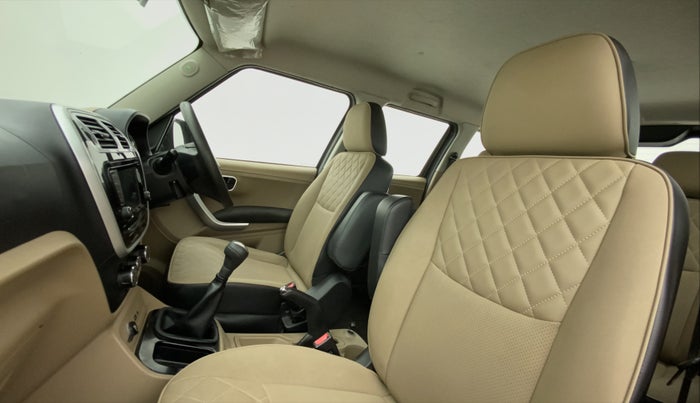 2018 Mahindra TUV300 T10, Diesel, Manual, 94,093 km, Right Side Front Door Cabin