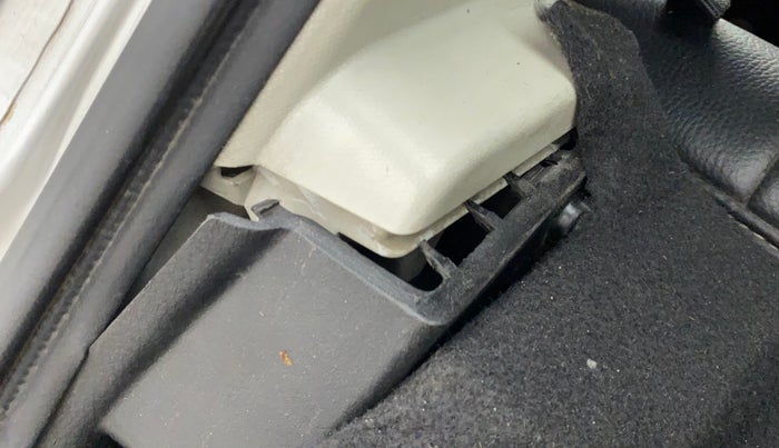 2014 Maruti Swift VXI, Petrol, Manual, 86,973 km, Dicky (Boot door) - Trim lock has minor damage
