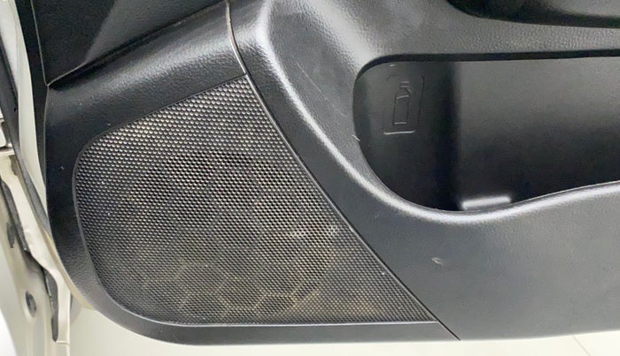 2014 Maruti Swift VXI, Petrol, Manual, 86,973 km, Infotainment system - Front speakers missing / not working