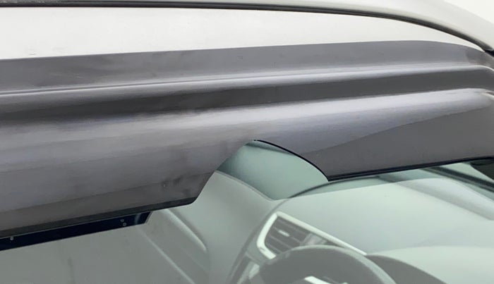 2014 Maruti Swift VXI, Petrol, Manual, 86,973 km, Driver-side door - Door visor damaged