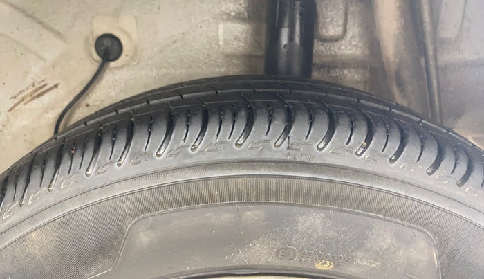 2015 Maruti Celerio ZXI (O), Petrol, Manual, 50,666 km, Left Rear Tyre Tread