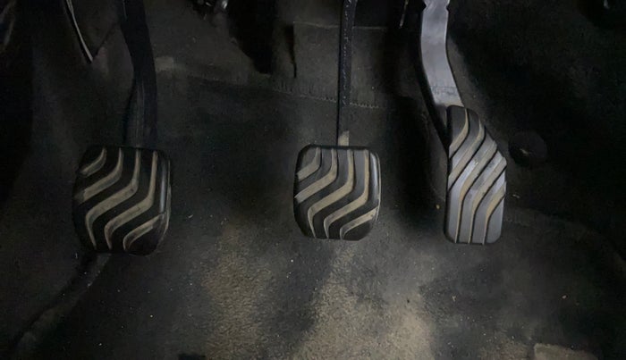 2020 Renault TRIBER RXE MT, Petrol, Manual, 44,923 km, Pedals