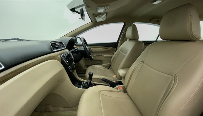 2018 Maruti Ciaz DELTA 1.5 SHVS VVT MT, Petrol, Manual, 29,219 km, Right Side Front Door Cabin