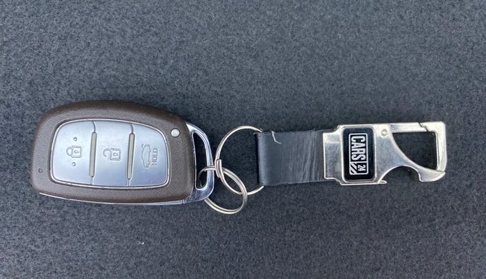 2013 Hyundai Grand i10 ASTA 1.2 KAPPA VTVT OPT, Petrol, Manual, 60,013 km, Key Close Up
