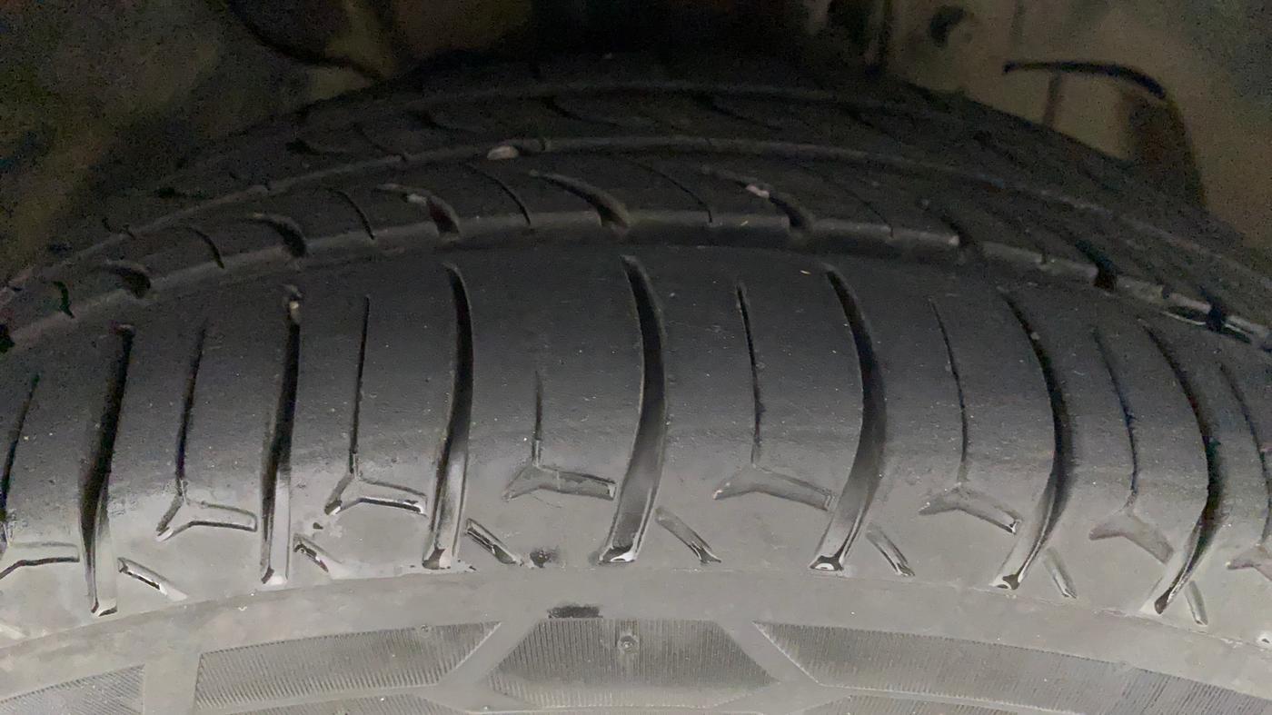 2017 Tata Tiago XZ PETROL, Petrol, Manual, 75,452 km, Right Front Tyre Tread
