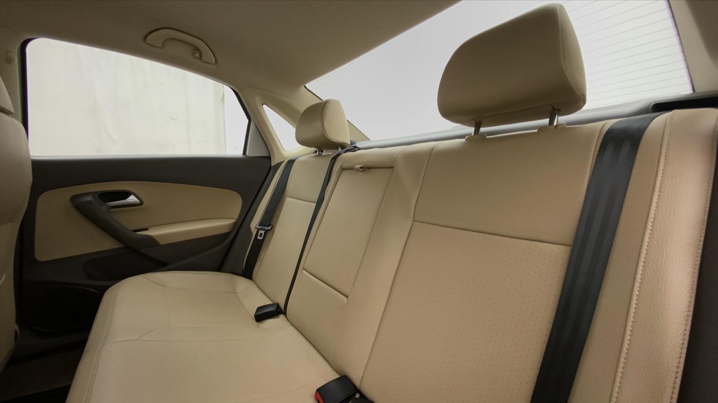 2016 Volkswagen Vento HIGHLINE PETROL, Petrol, Manual, 62,549 km, Right Side Rear Door Cabin