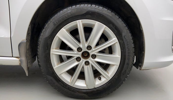 2016 Volkswagen Vento HIGHLINE PETROL, Petrol, Manual, 62,549 km, Right Front Wheel