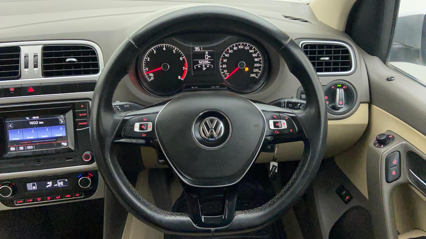 2016 Volkswagen Vento HIGHLINE PETROL, Petrol, Manual, 62,549 km, Steering Wheel Close Up
