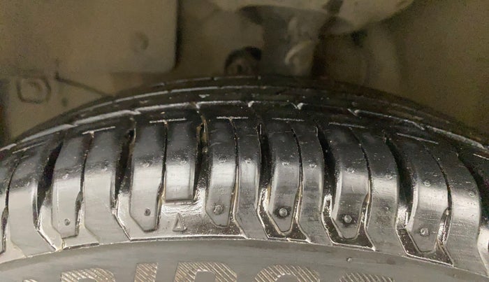 2012 Honda Brio S(O) MT, Petrol, Manual, 28,351 km, Left Front Tyre Tread