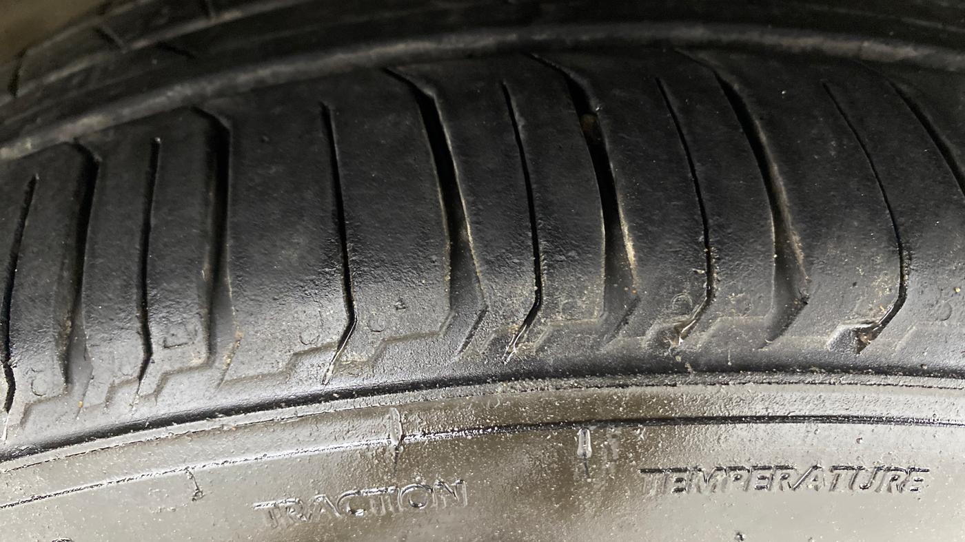 2017 Tata TIGOR XZ (O) PETROL, Petrol, Manual, 87,105 km, Right Front Tyre Tread