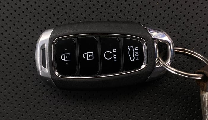 2024 Hyundai Verna SX (O) 1.5 TURBO PETROL DCT, Petrol, Automatic, 7,501 km, Key Close Up