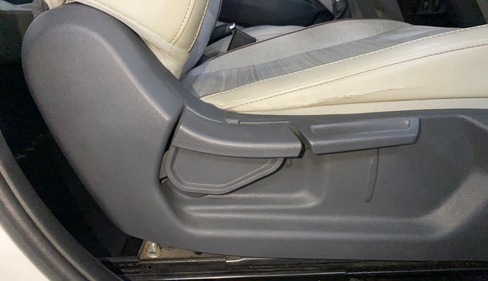 2020 Hyundai AURA SX PLUS 1.2 AMT, Petrol, Automatic, 52,764 km, Driver Side Adjustment Panel