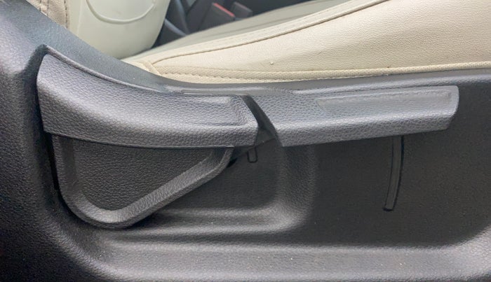 2022 KIA SELTOS HTX 1.5 PETROL, Petrol, Manual, 44,214 km, Driver Side Adjustment Panel